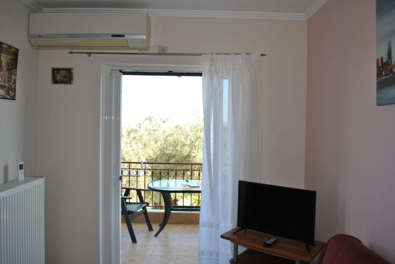 Hotel Monika Lefkada Tsoukaládhes Exterior foto